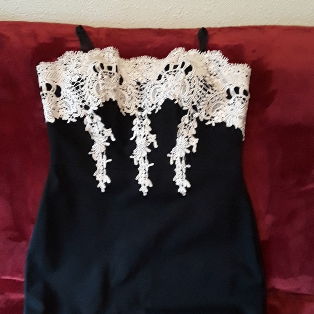 Black and cream dress - Picture 2 of 8
